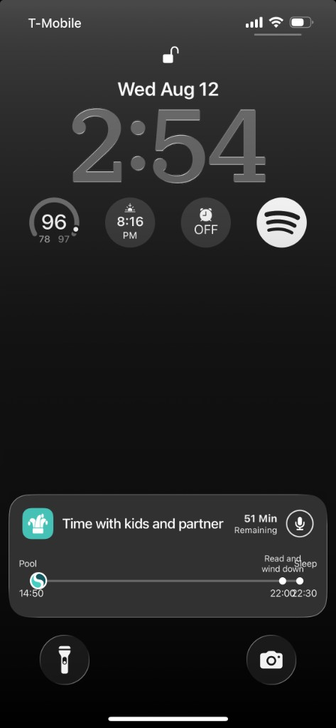 Skedzu Live Activity on the iPhone Lock Screen